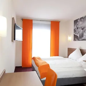 Отель Mcdreams Muenchen - Messe, Фельдкирхен